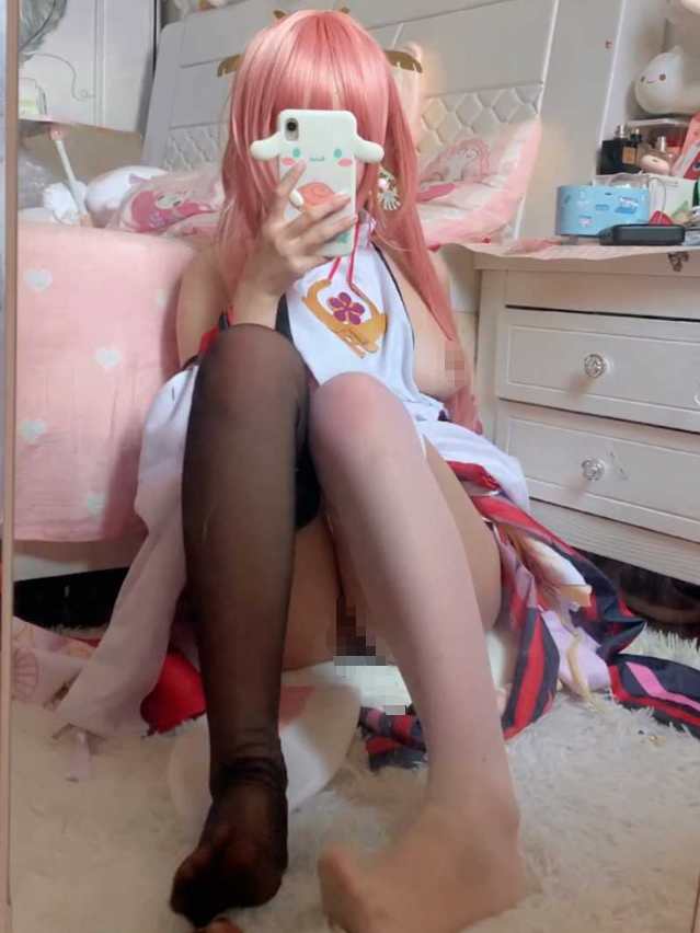 (补)喵鸣小桔COS花火黑白丝袜掰穴秀1v160mb