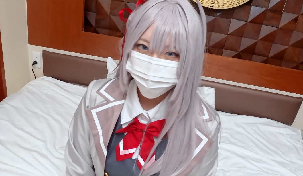 FC2-PPV-4706731 邻桌的艾莉同学 【无码 1V 1.7GB】