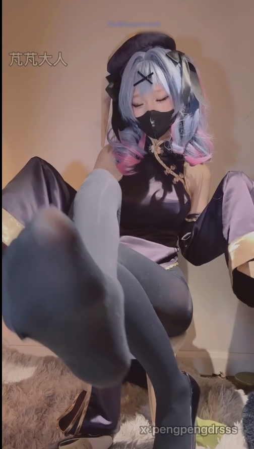 【新】芃芃大人-11.3厚黑红底高跟油光腋下盯射【2V】【277MB百度云】