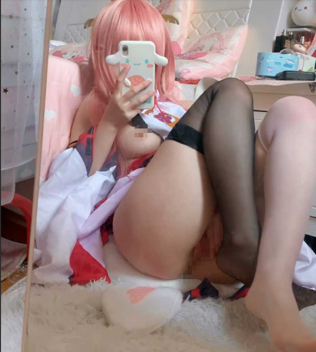 (补)喵鸣小桔COS花火黑白丝袜掰穴秀1v160mb