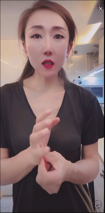 【新】抖音小泽环球自驾-超有气质旅游博主 露点自慰 超强反差【10V】【342MB百度云】