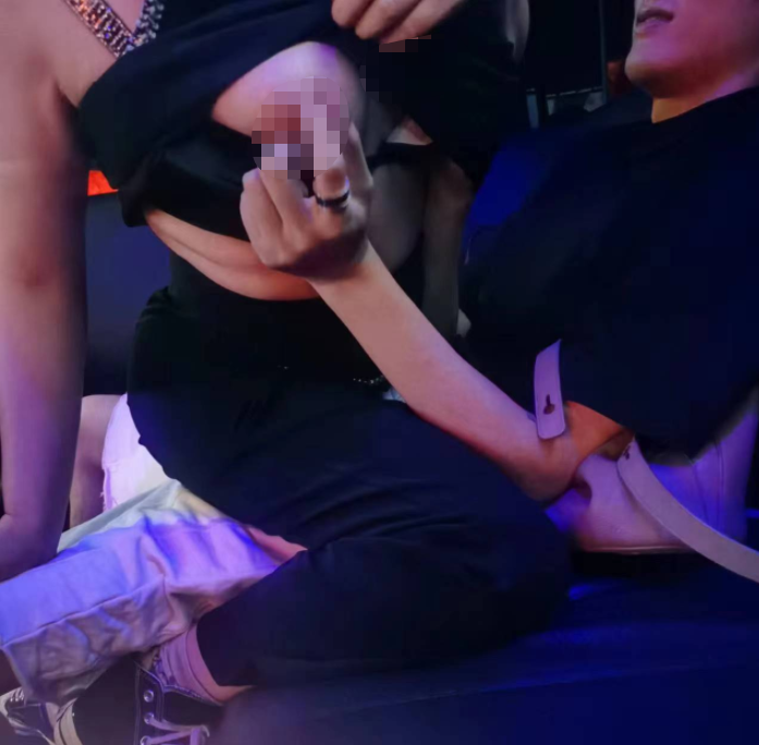 极品淫妻-美娇妻爱吃肉（就爱肉肉，zjhzgg）-各种露出自慰啪啪视图（284P,13V,962M）