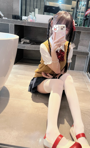 【推特】反差萝莉嫩妹【重生之我在X卖屁眼】520门槛福利，顶级双马尾白虎萝莉【793M】