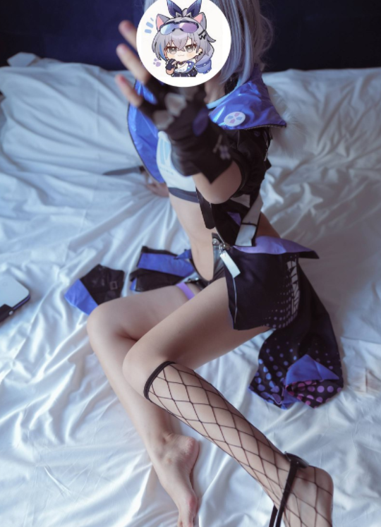 福利姬-喵糖映画-银狼（80P,2V,458M）