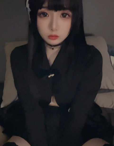 三点全露女菩萨-落落raku-原版无水新 海韻(eat me)+Lucifer+特典视频(105P,1V,1.5G)