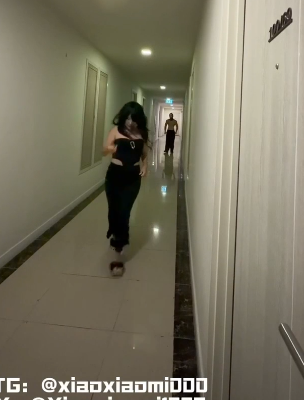 极品阿黑颜骚母狗-小小咪（xiaoxiaomi1220）-11.20新 被恶魔追上的后果（1V,787M）