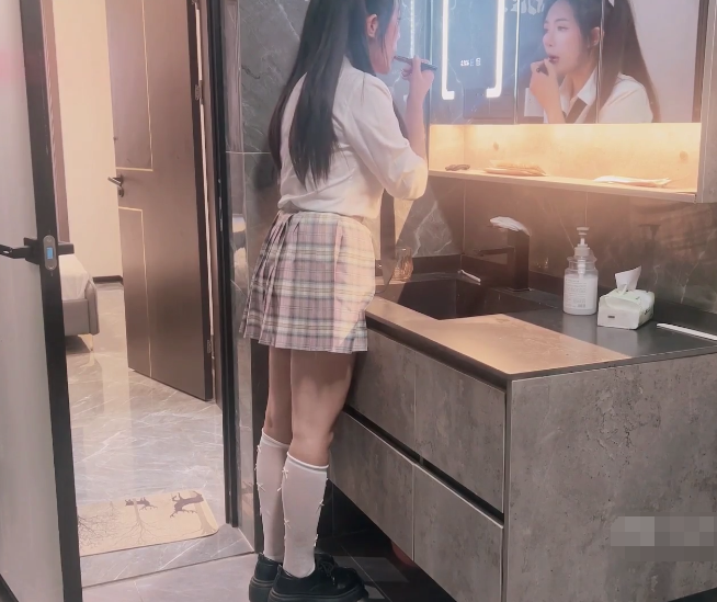 JK人妻取悦吃醋的男友