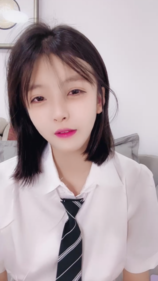 3584 『源源baby』超高颜值 清纯面庞超反差2v