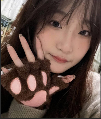 天津农学院校花-吴巧丹-教室自慰流出(5P,1V,112M)