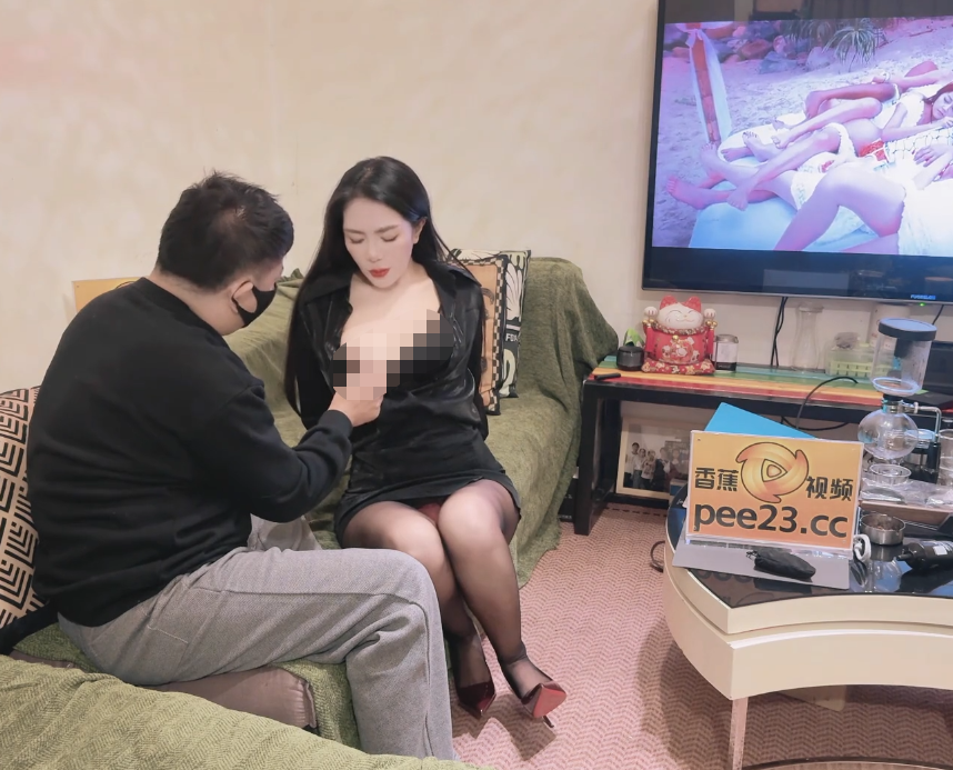 极品轻熟女-青青草(芊芊)-新 跟人妻偷情,逼她给绿帽老公打电话(1V,1.01G)