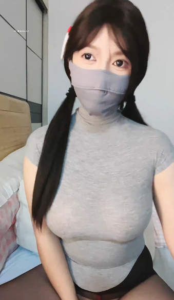 超大奶嫩妹主播-浆果-直播秀合集 2（3V,3.52G）