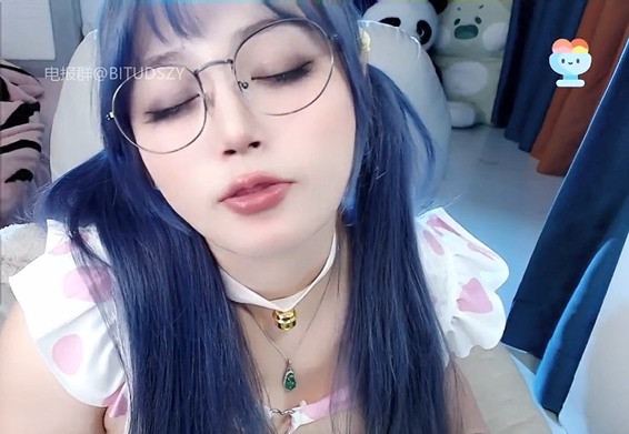 嫩乳眼镜美女主播【sweet_18wanwan】萌系小裙子白丝玩跳蛋