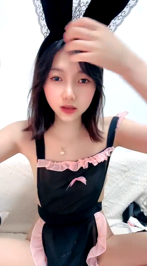 清新短发美女兔女郎 【1V 642MB】