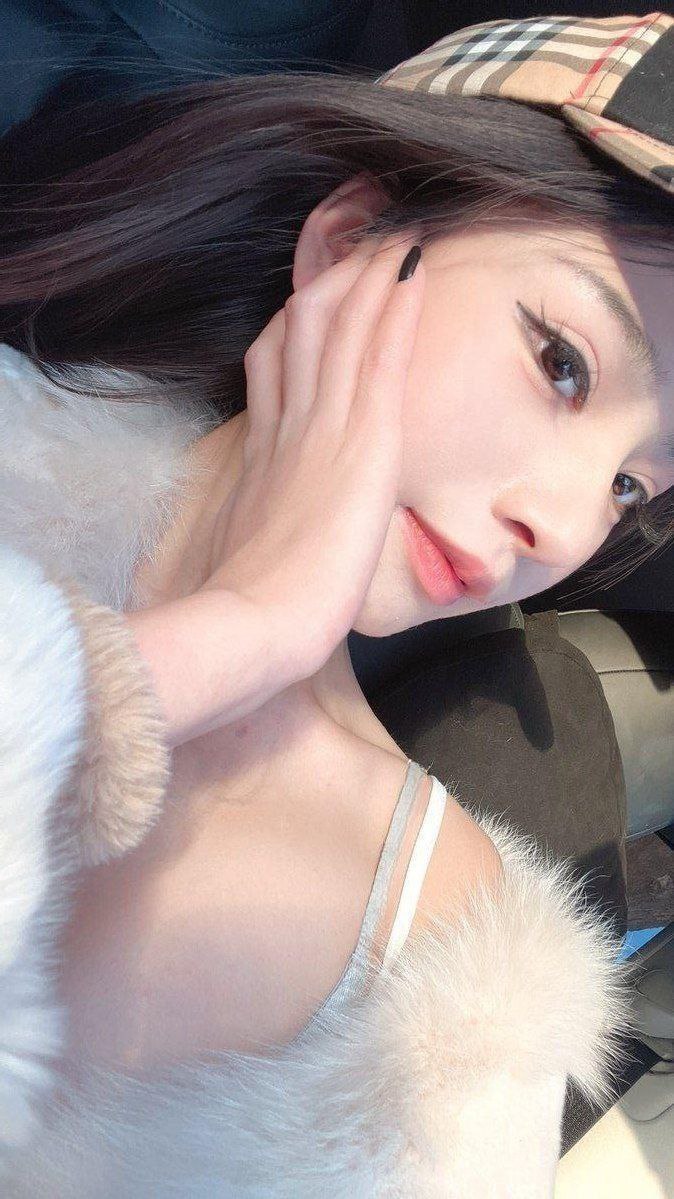 一小时大集合，极品骚货反差婊颜值母狗LoveMyDoddy_DL【扇耳光 捆绑SM 炮击后做爱 拳交 性奴】身材和奶子极品 2V 900m