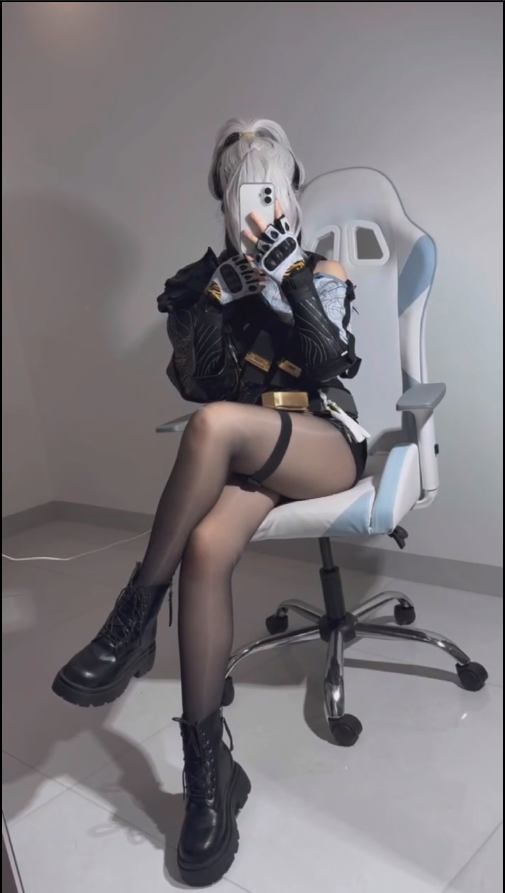 【新-足控】抖音小小苏-三角洲行动 骇爪 麦晓雯【1V】【115MB百度云】