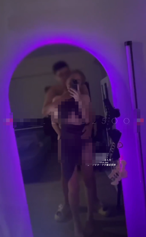 Abaaaaaa9 好久不见，想我的肉体吗？ 紫色薄纱，后上位套弄着你的肉棒，舒服嘛。 【1V 707MB】