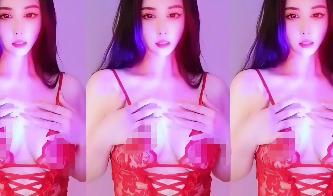 网易CC 妃儿baby 漏穴深勒 特写视角看细节  【4V1.12G】