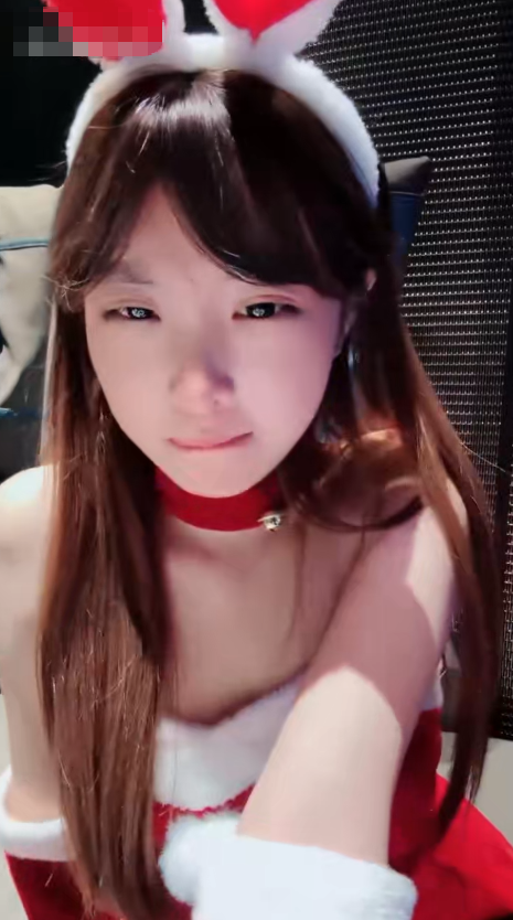 极品身材嫩妹身穿圣诞服和男友在KTV里疯狂做爱啪啪 大屌无情抽插 吃鸡自慰【2v】