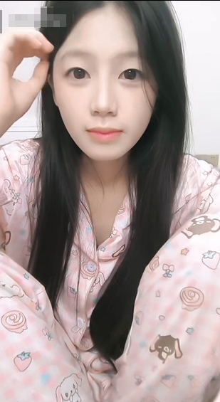 【你的小月月】极品反差大奶学妹